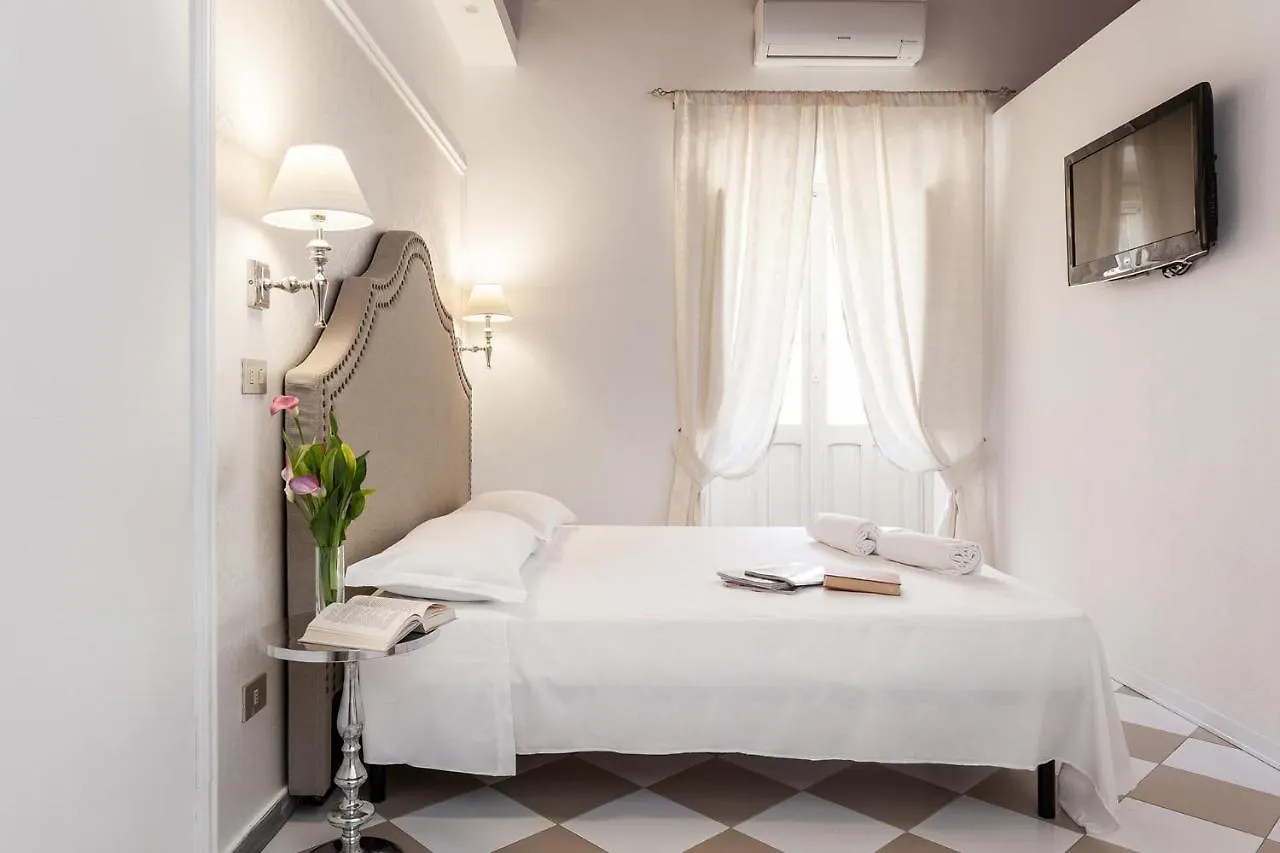San Giacomo Rooms Cagliari 0*,  İtalya